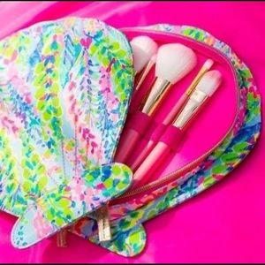 NWT Lilly Pulitzer Shell Make-Up Case w/ Brushes
